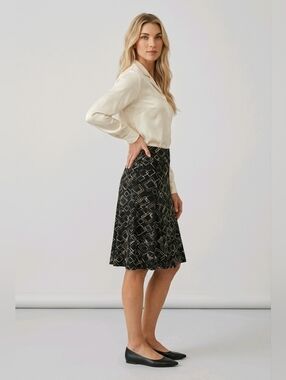 Chico's SZ 2/L/12 Black White Geometric Flare Swing Midi Skirt Pull On Stretch